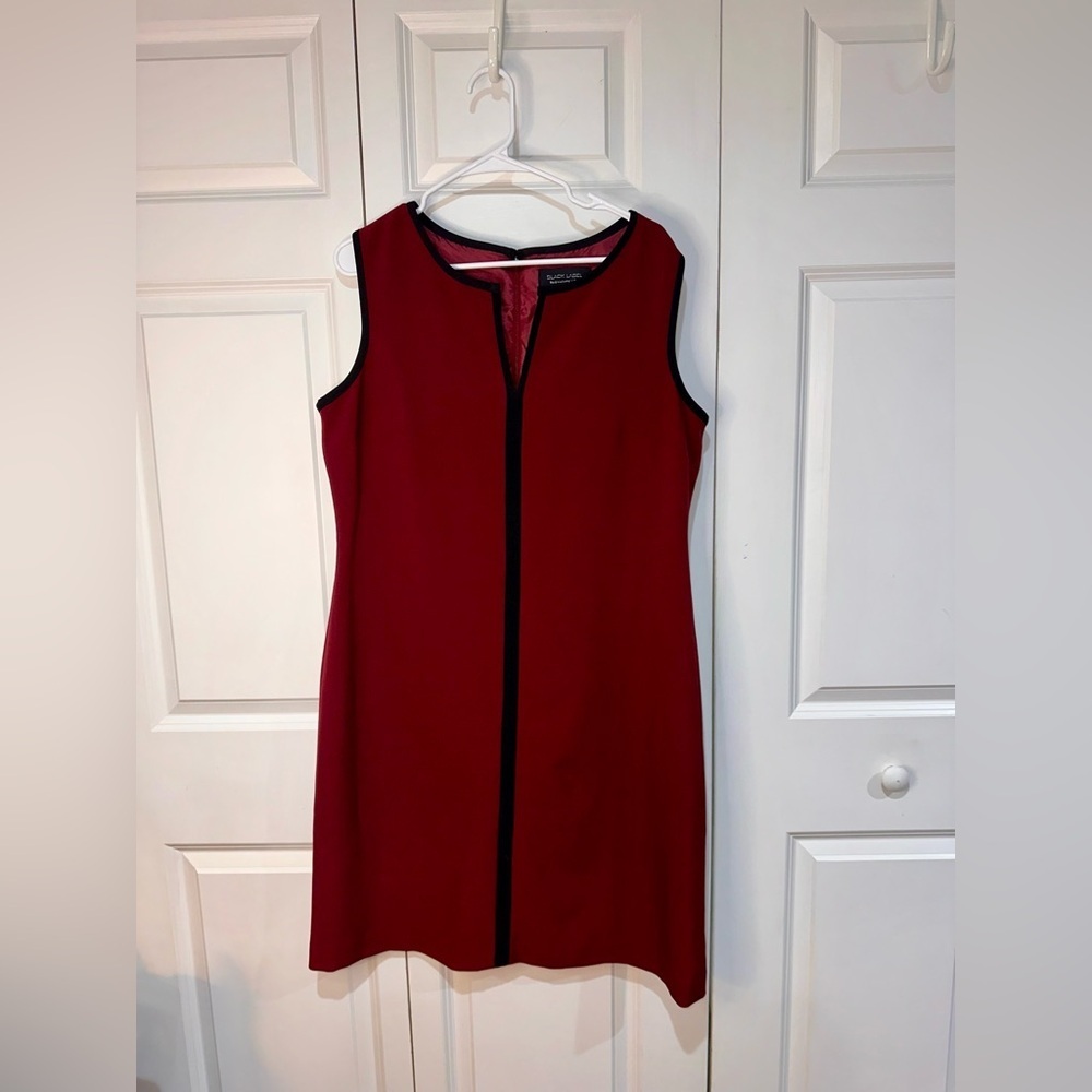 Evan Picone Burgundy Dress with Black Trim 14 (work, occasion, business)